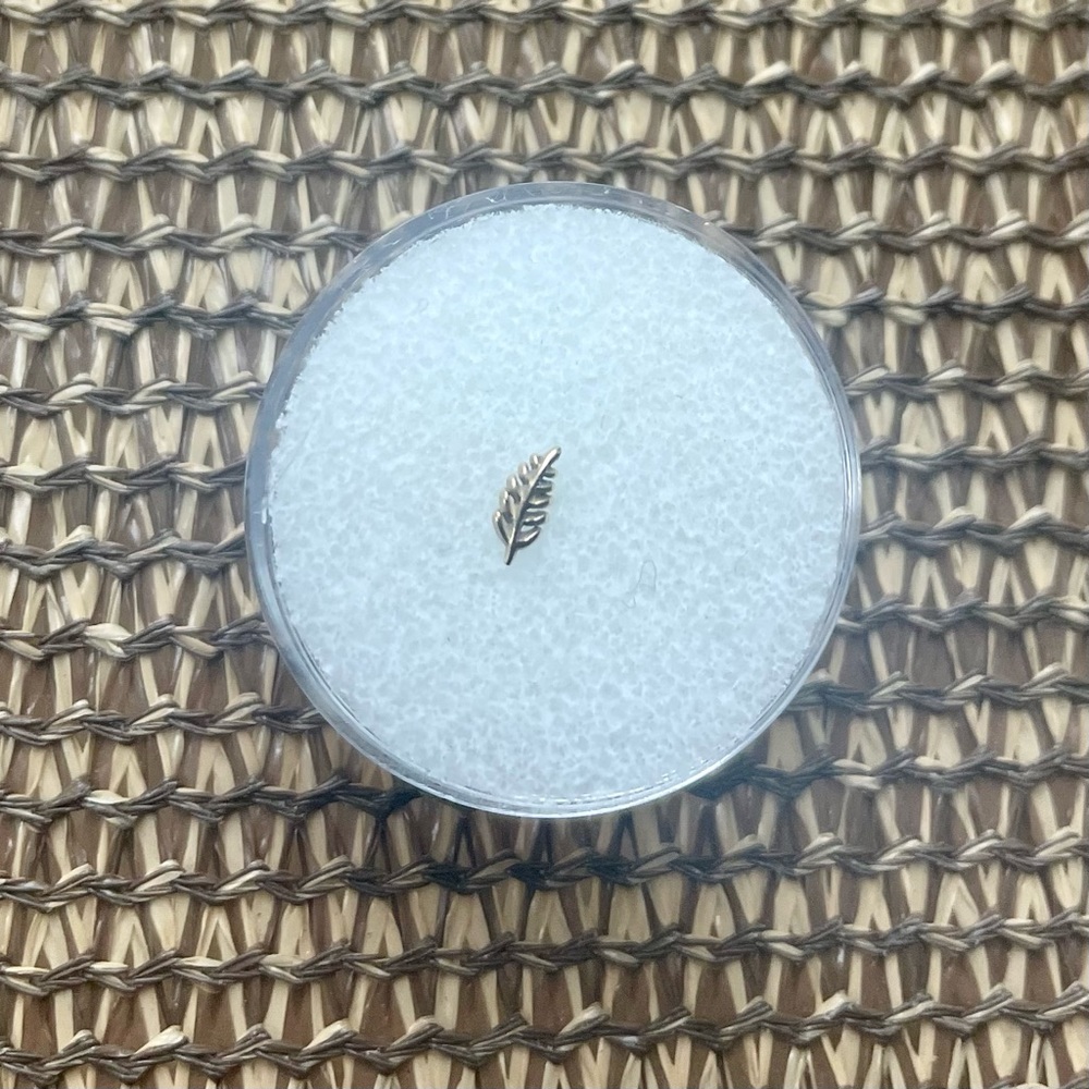 Maya Jewelry 14k Yellow Gold Wee Fronds Threadless End Pushpin
